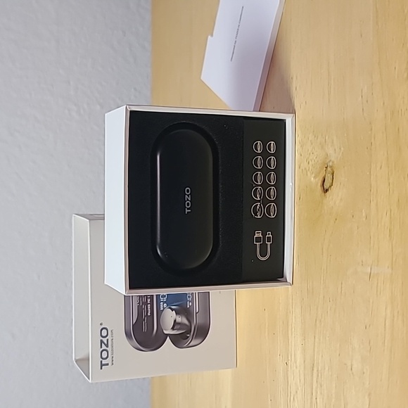 TOZO T12 True wireless stereo ear buds - Picture 4 of 7